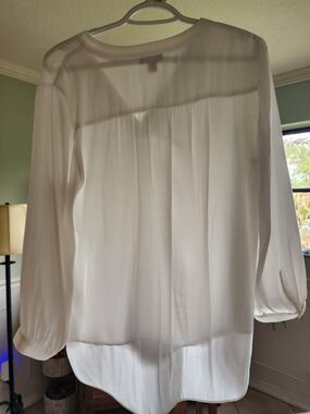 Vince Camuto White Long-Sleeve Pleated Back Blouse